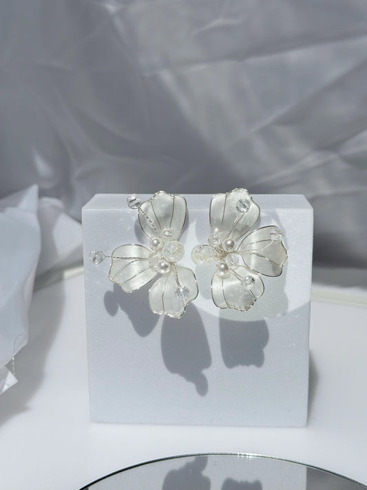 Aros de Autor Flor de Cristal Nácar y Plata