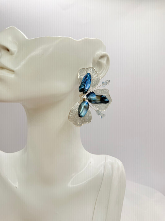Aros de Autor Flor de Cristal - Plata y Perla Barroca Negra