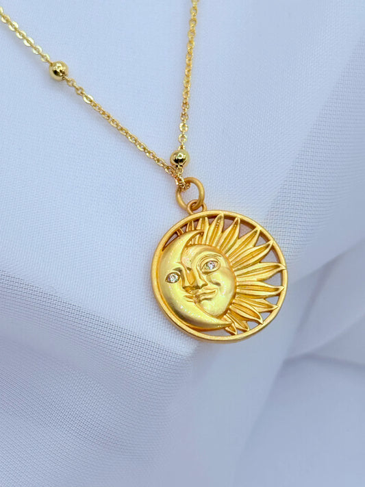 Collar sol y luna baño de oro 18K y circones