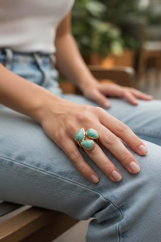 Anillo Piedras Naturales Bañado en Oro Ajustable - Trinity Drop