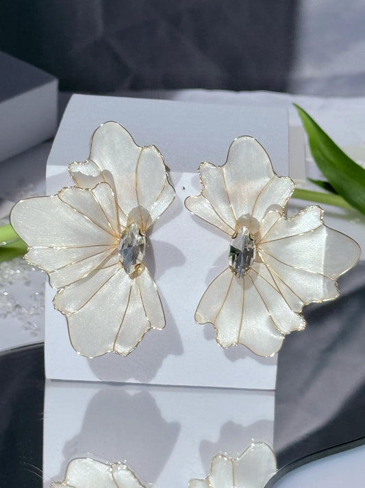 aros flor perla nacarada grandes de 8 cm