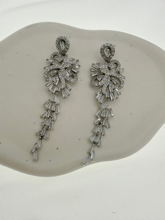 Aros Largos de circones color plata
