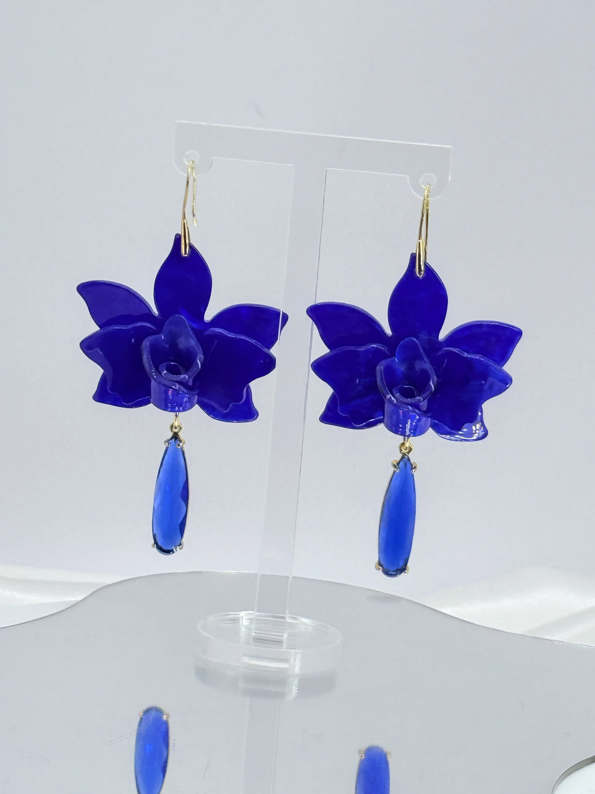 Aros de acrílico con cristal facetado y baño de oro, diseño de flor con gota colgante, libres de níquel