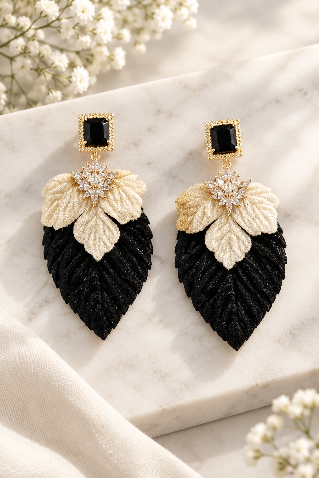 Aros doble hoja de terciopelo negro y dorado, grandes y livianos