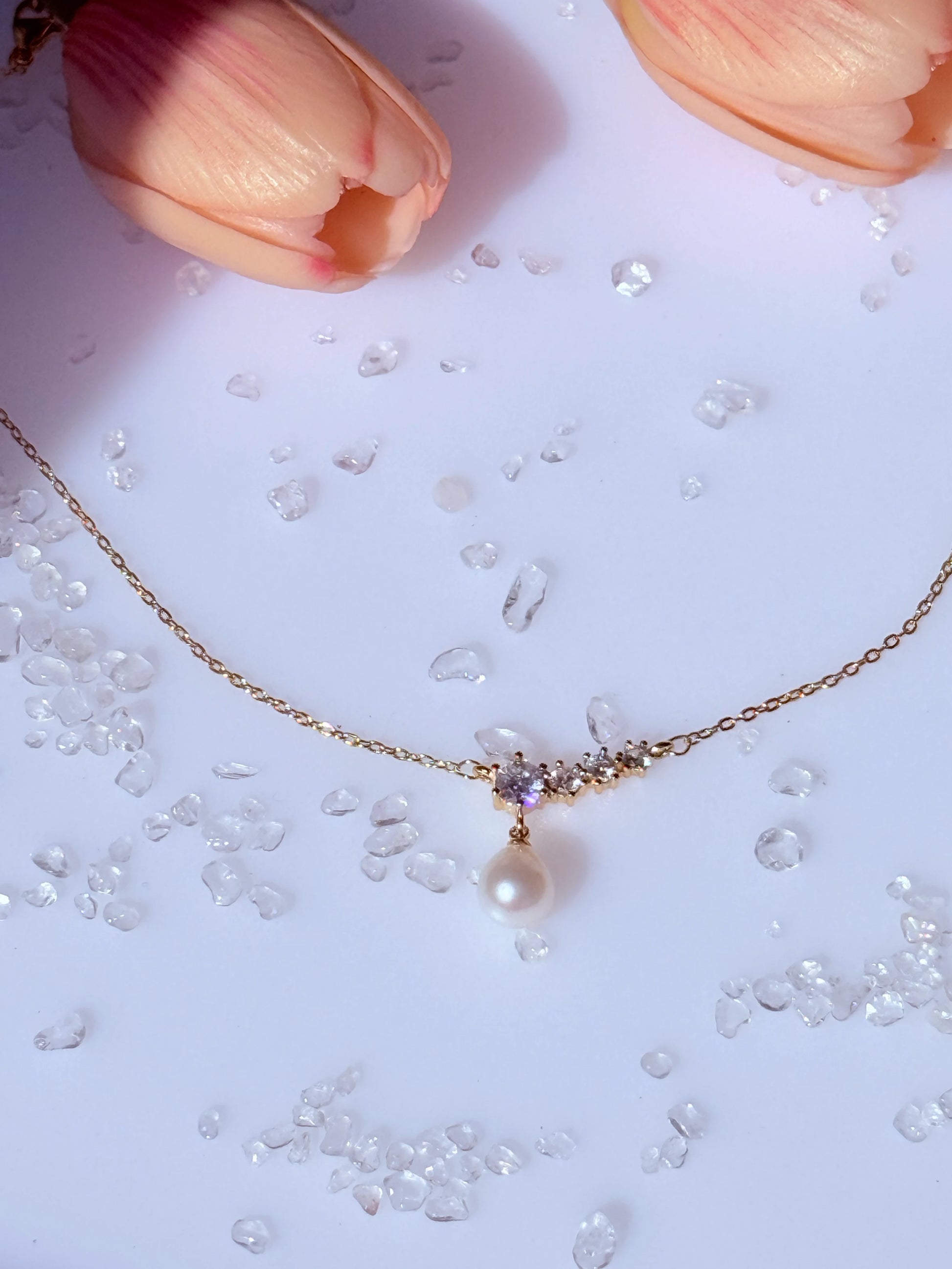 collar perla natural con circones baño oro 18k joyería elegante La Merced