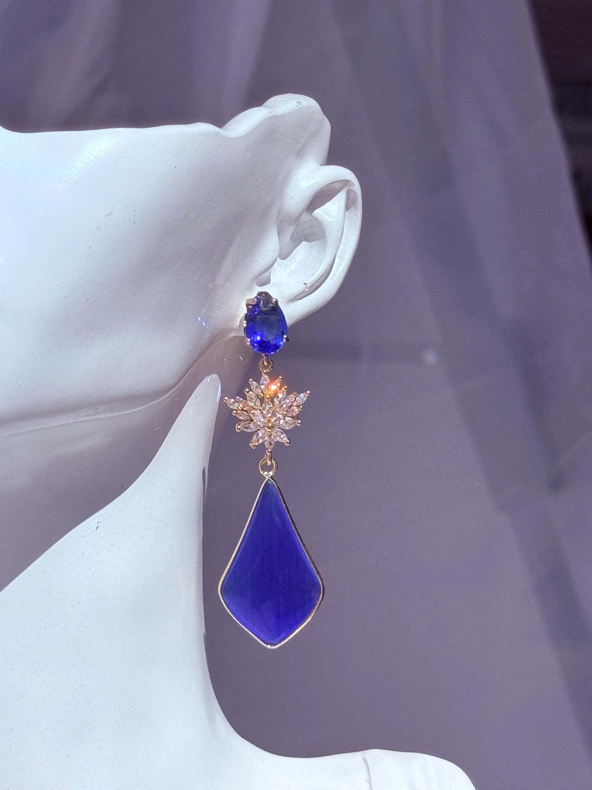  Aros de fiesta azules estrella de circones con piedra azul colgante bañados en oro