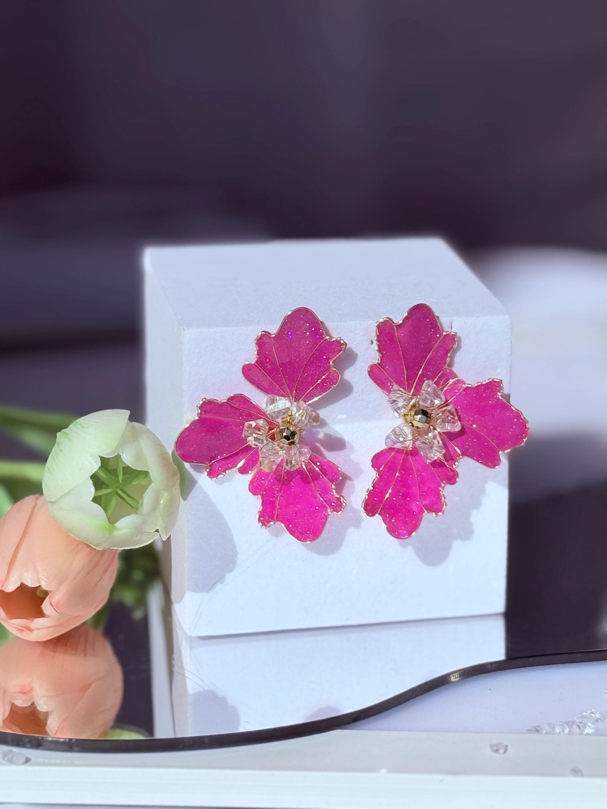 Aros grandes y livianos color fucsia 