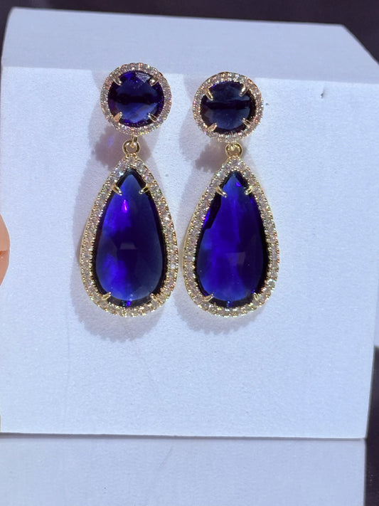 aros gota azul con circones y cristales bañados en oro