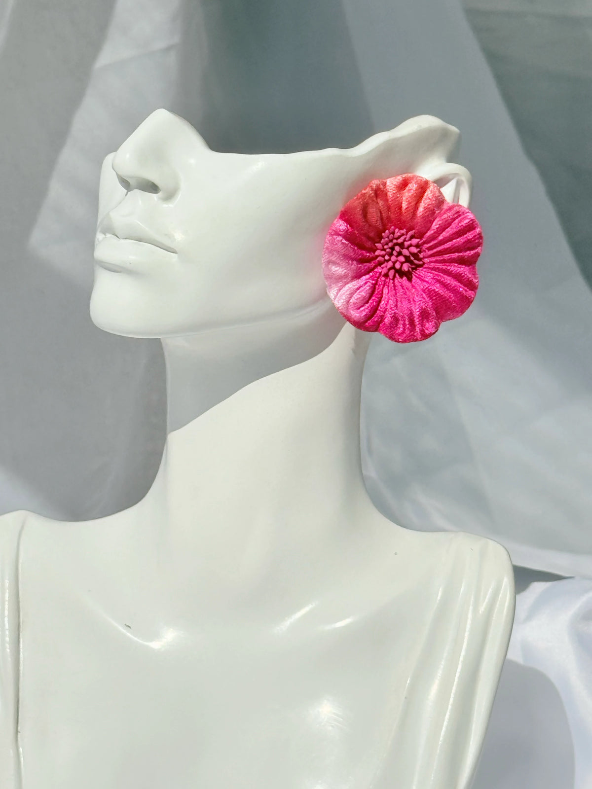 Aros Maxi Flor Terciopelo Degradé Fucsia Terciopelo pintado y trabajado a mano Muy livianos 