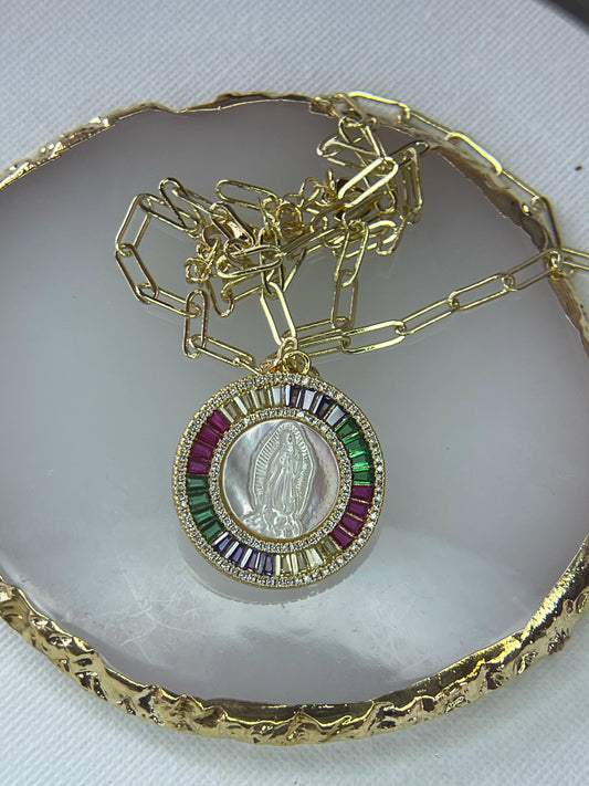 Collar Virgencita Nácar y Circones