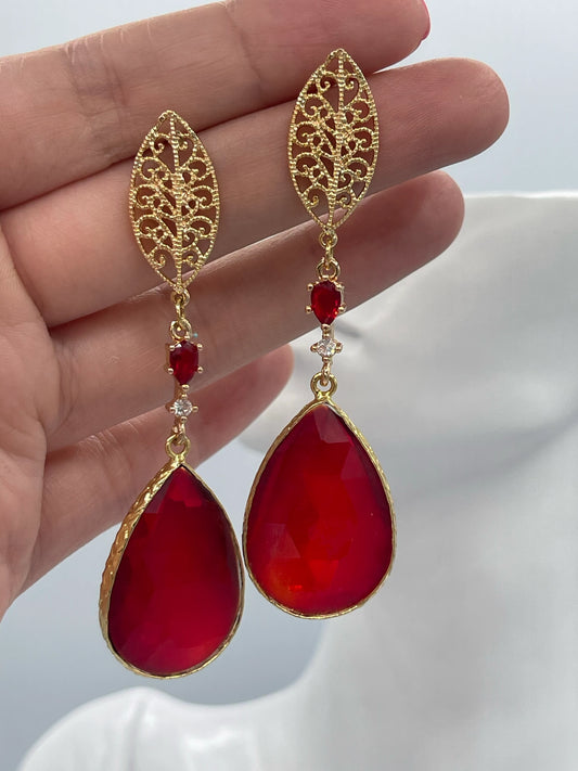 Aros largos con baño de oro 18 k y cristales facetados - Imperial Drop