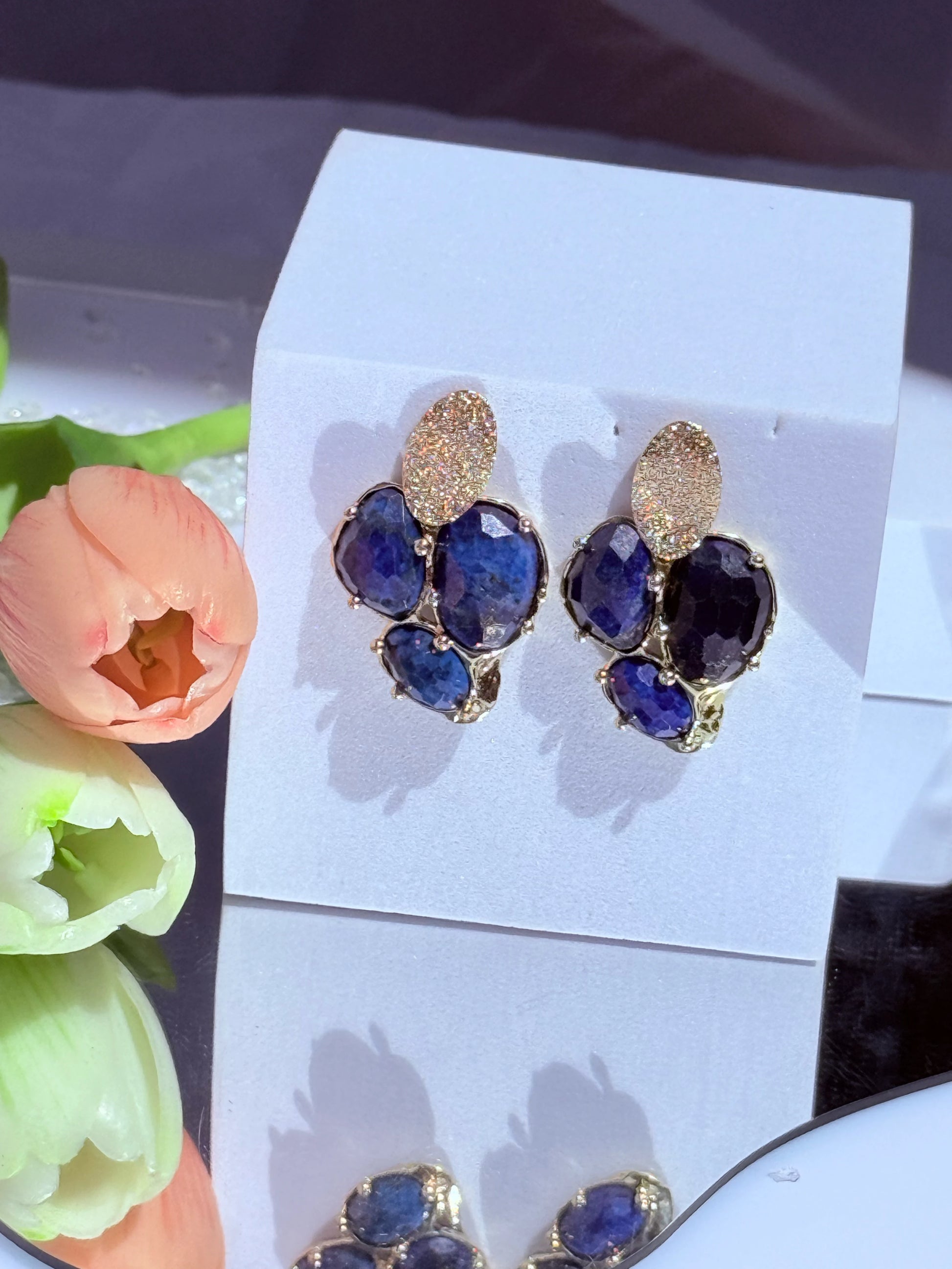 aros de lapislázuli natural bañados en oro 18K