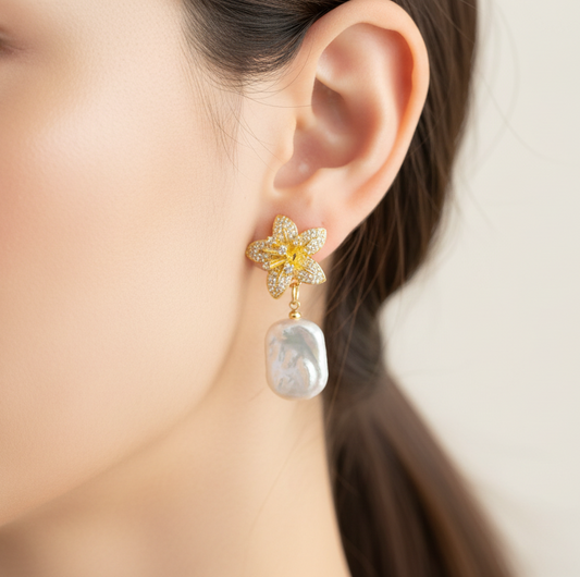 Aros bañados en oro con perlas y circones 