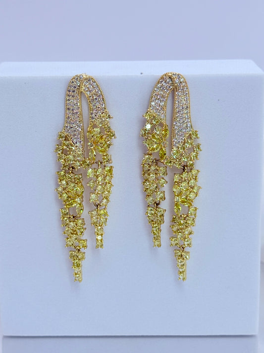 Aros Cascada de Circones Amarillos bañados en Oro 18K