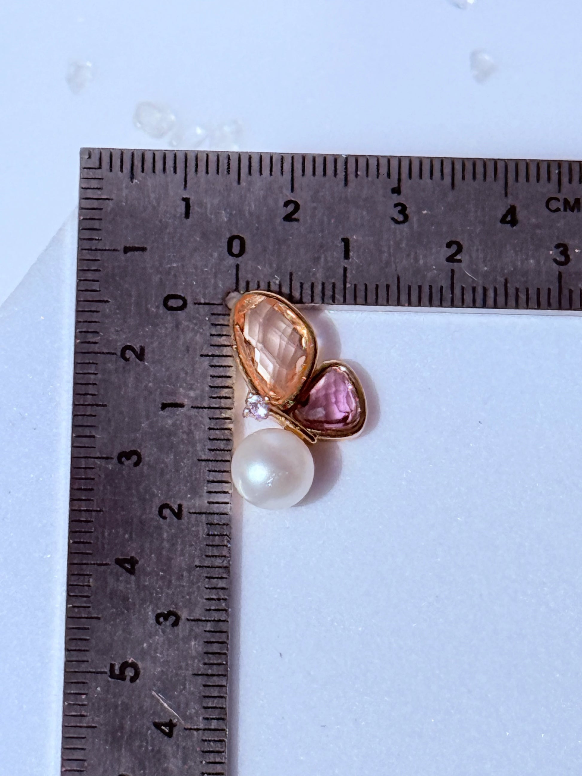 aros mariposa bicolor con perla natural baño oro  elegante la merced joyas