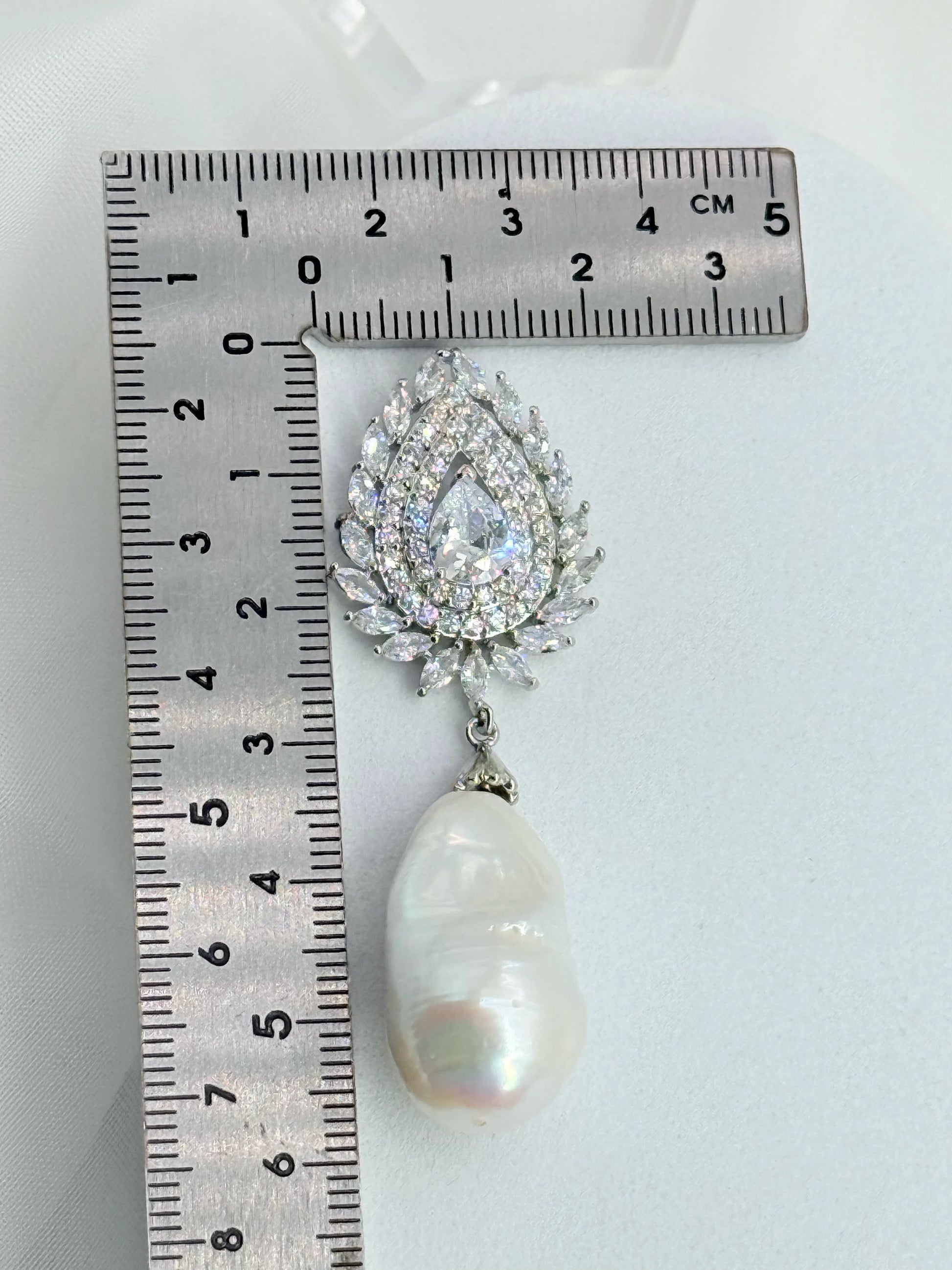 Aros novia aros circones plata rodinada con perla barroca natural