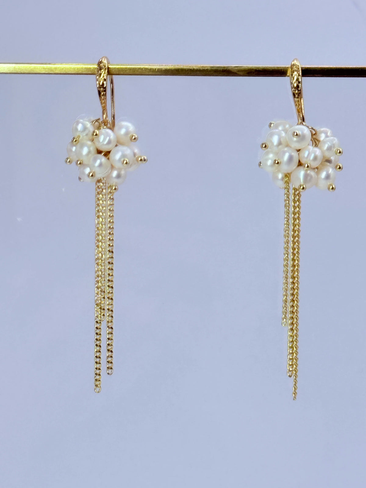 Aros racimo de perlas con cadenas colgantes