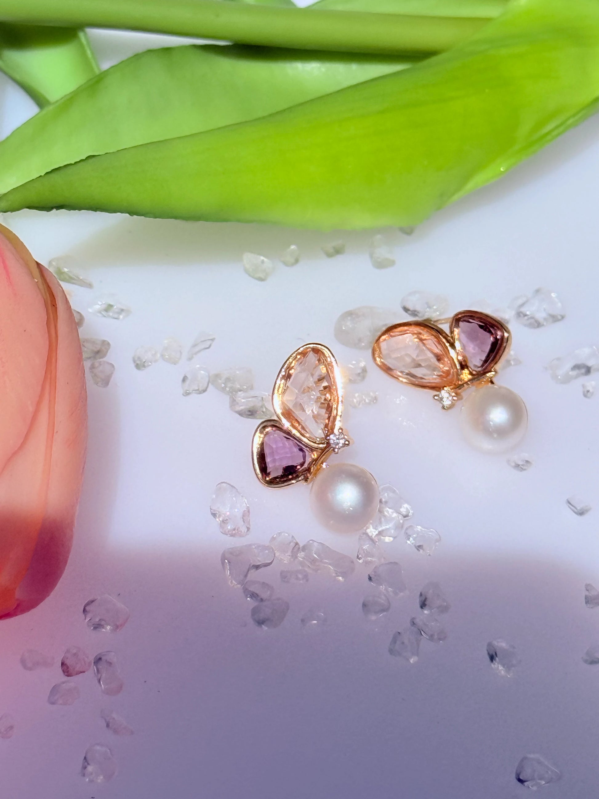 aros mariposa  con perla natural bañado en oro elegante la merced joyas