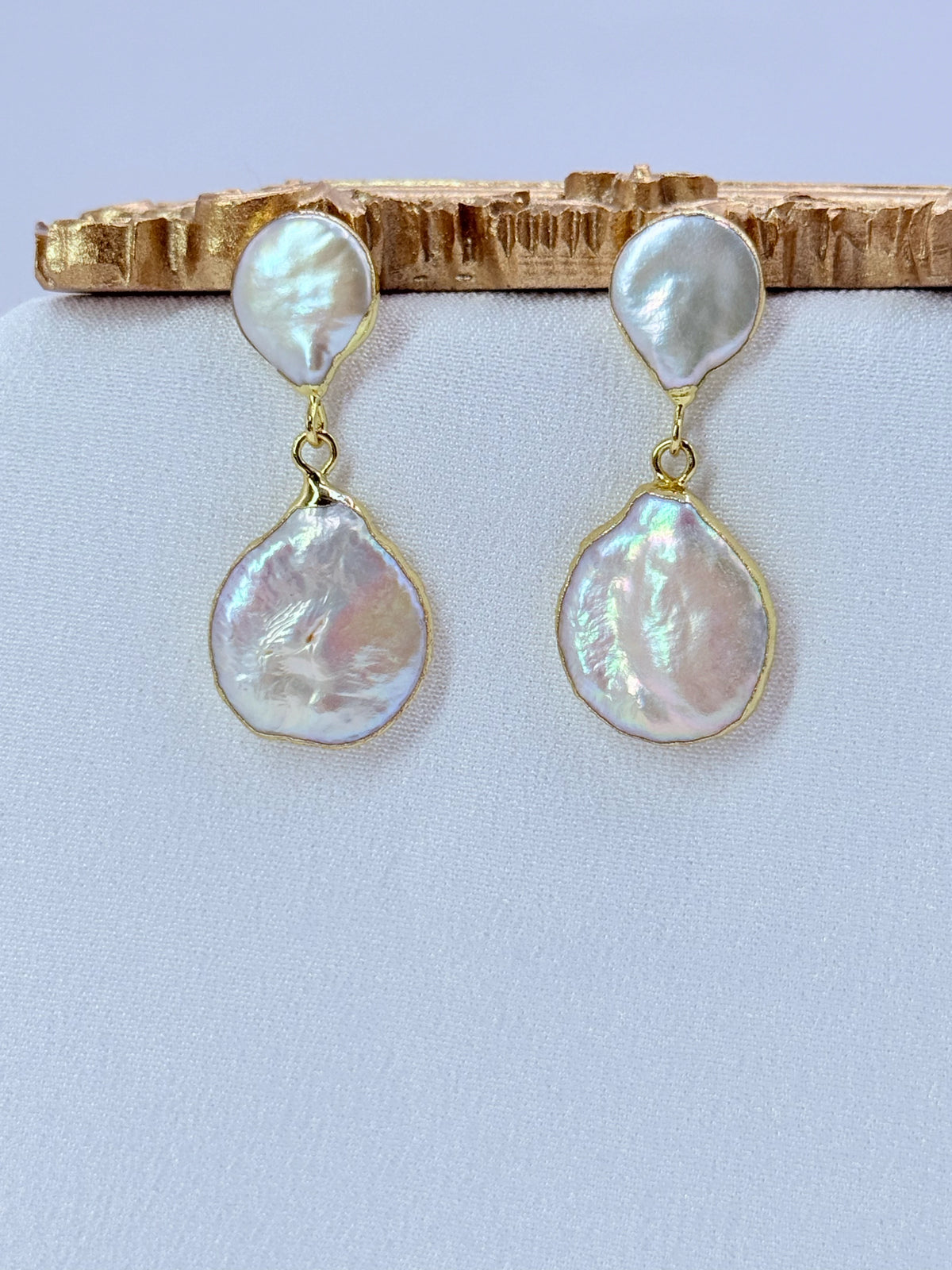 Aros de novia Bride to Be con doble perla barroca natural