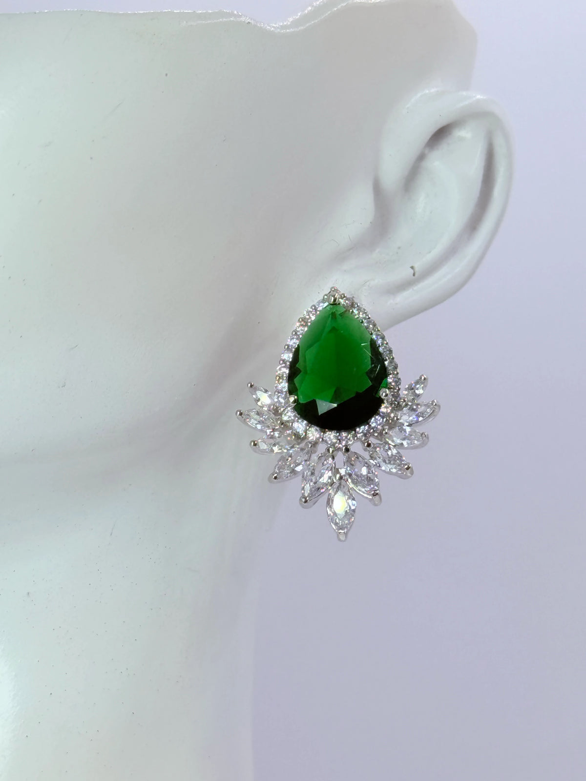 Aros de circón gran gota de color con halo de circones traslúcidos
