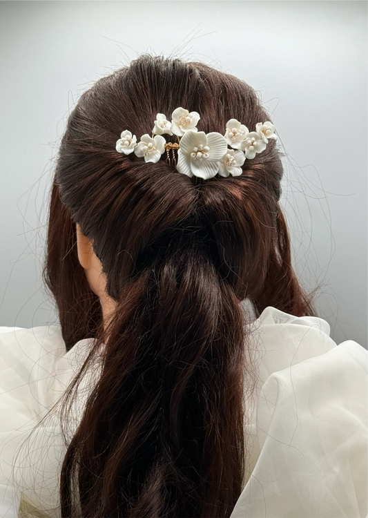 Tocado de Novia con flores de Porcelana - Gardenia