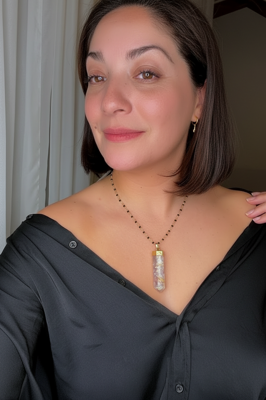 Collar Ágata Rosada en Punta con Cuentas Negras Bañado en Oro Piedras naturales 