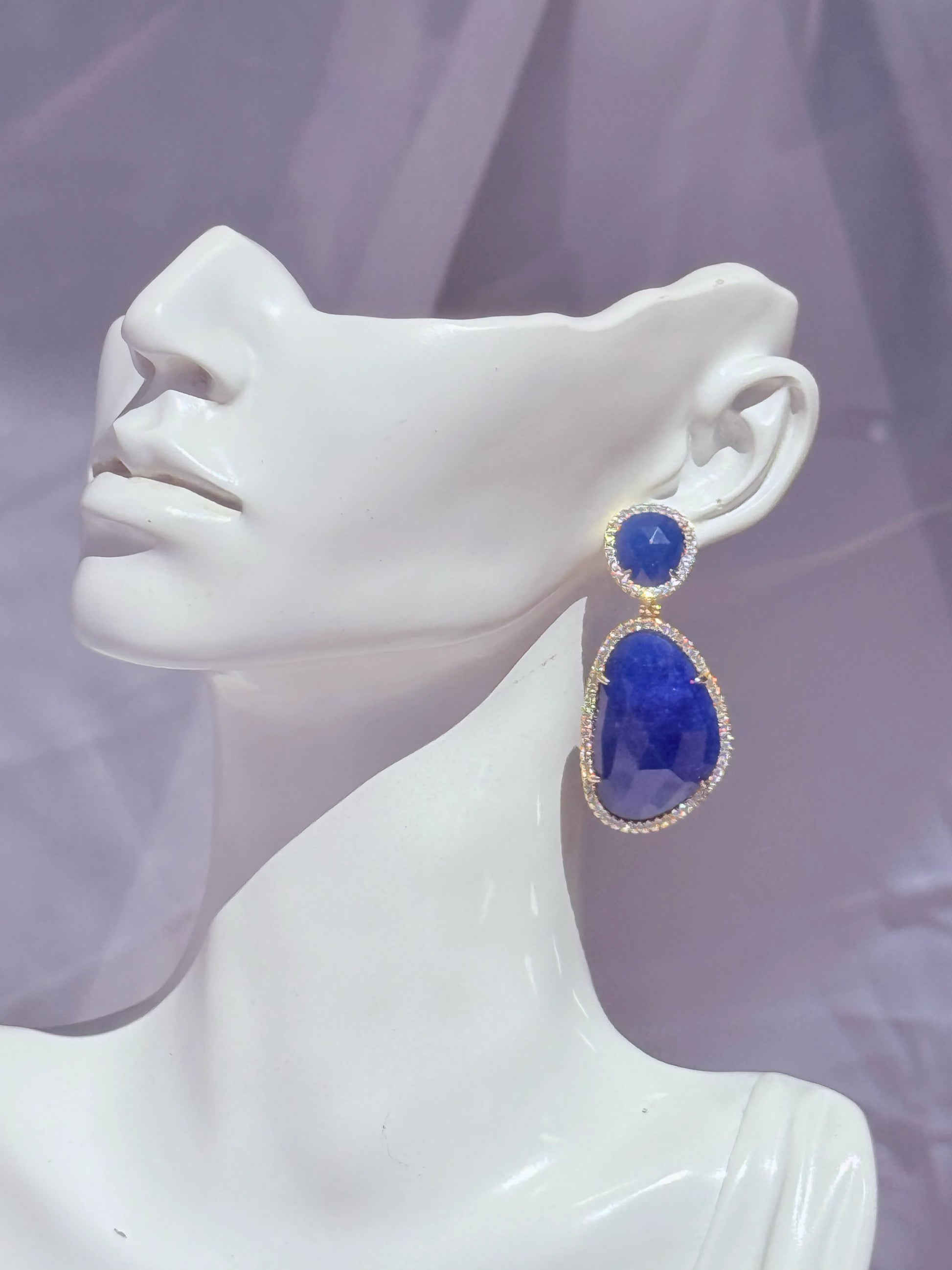 aros piedra azul con borde de circones joya femenina