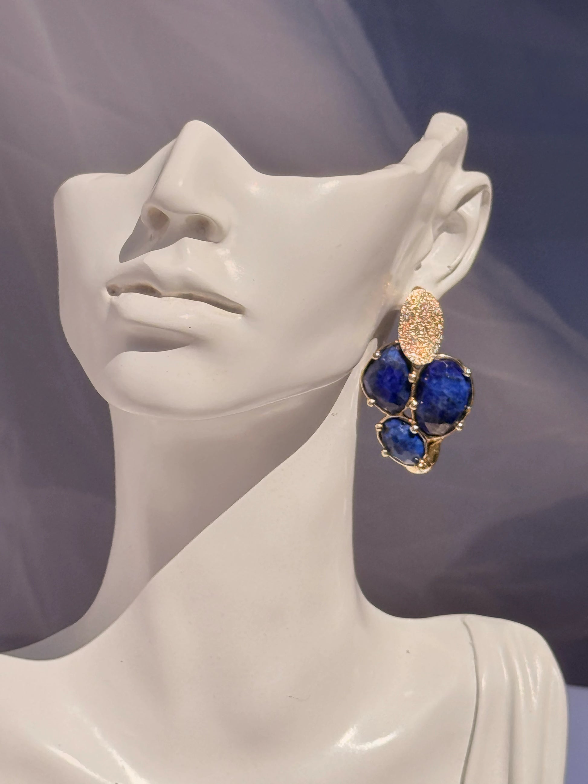 aros de lapislázuli natural bañados en oro 18K