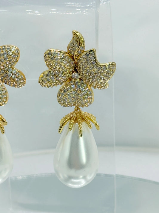Aros fiesta novia circones flor y perla shell 