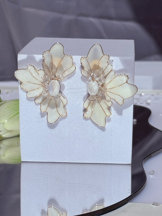 aros flor blanco mate femeninos La Merced Joyas