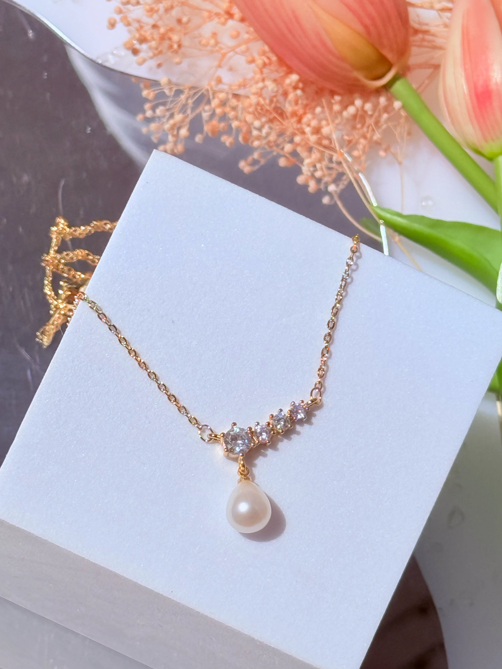 collar perla natural con circones baño oro 18k joyería elegante La Merced