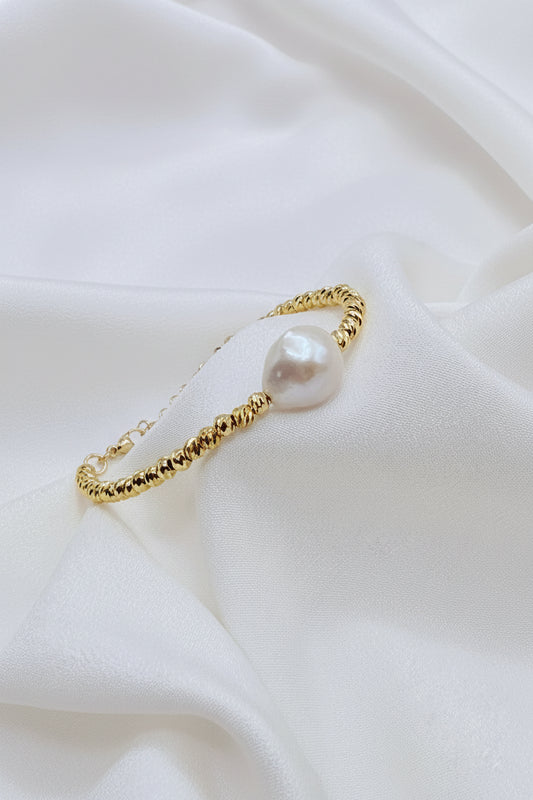 Pulsera de Perla barroca natural y mostacillas bañadas en oro 18K