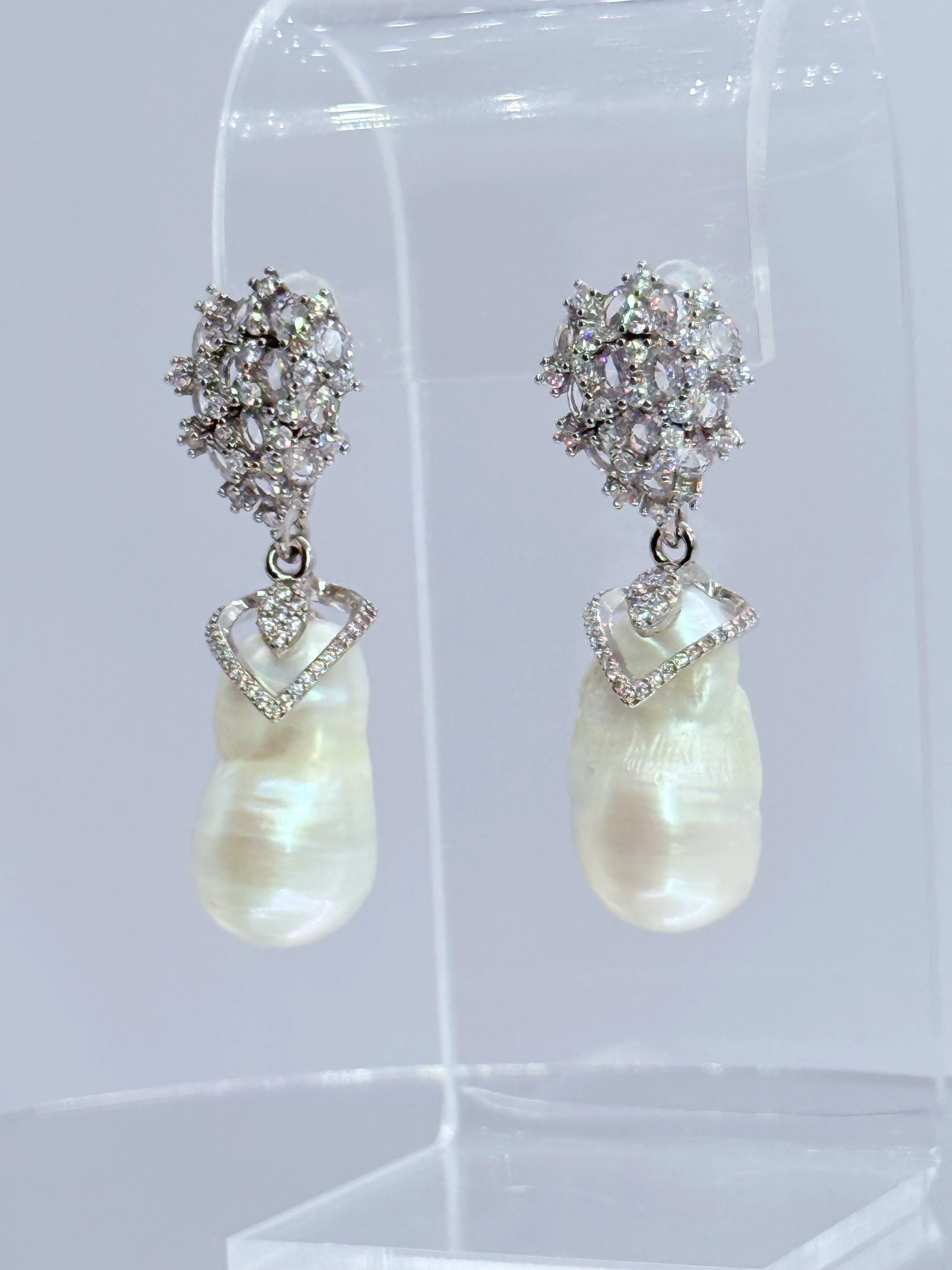 aros circones plata rodinada con perla barroca natural victoria