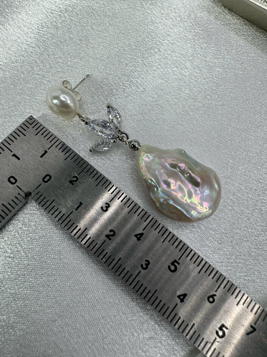 Aros Perla Barroca Plateado - Lilly
