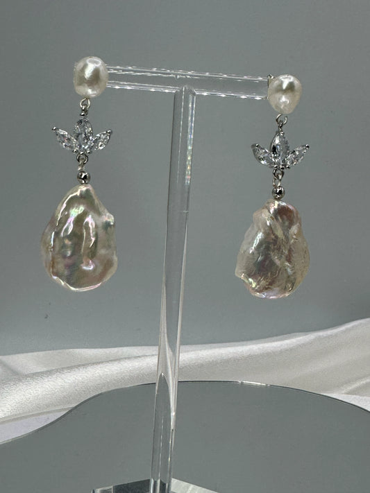 Aros Perla Barroca Plateado - Lilly