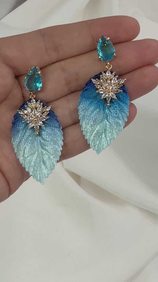 Aros Hoja de Terciopelo Azul con Cristal Topacio