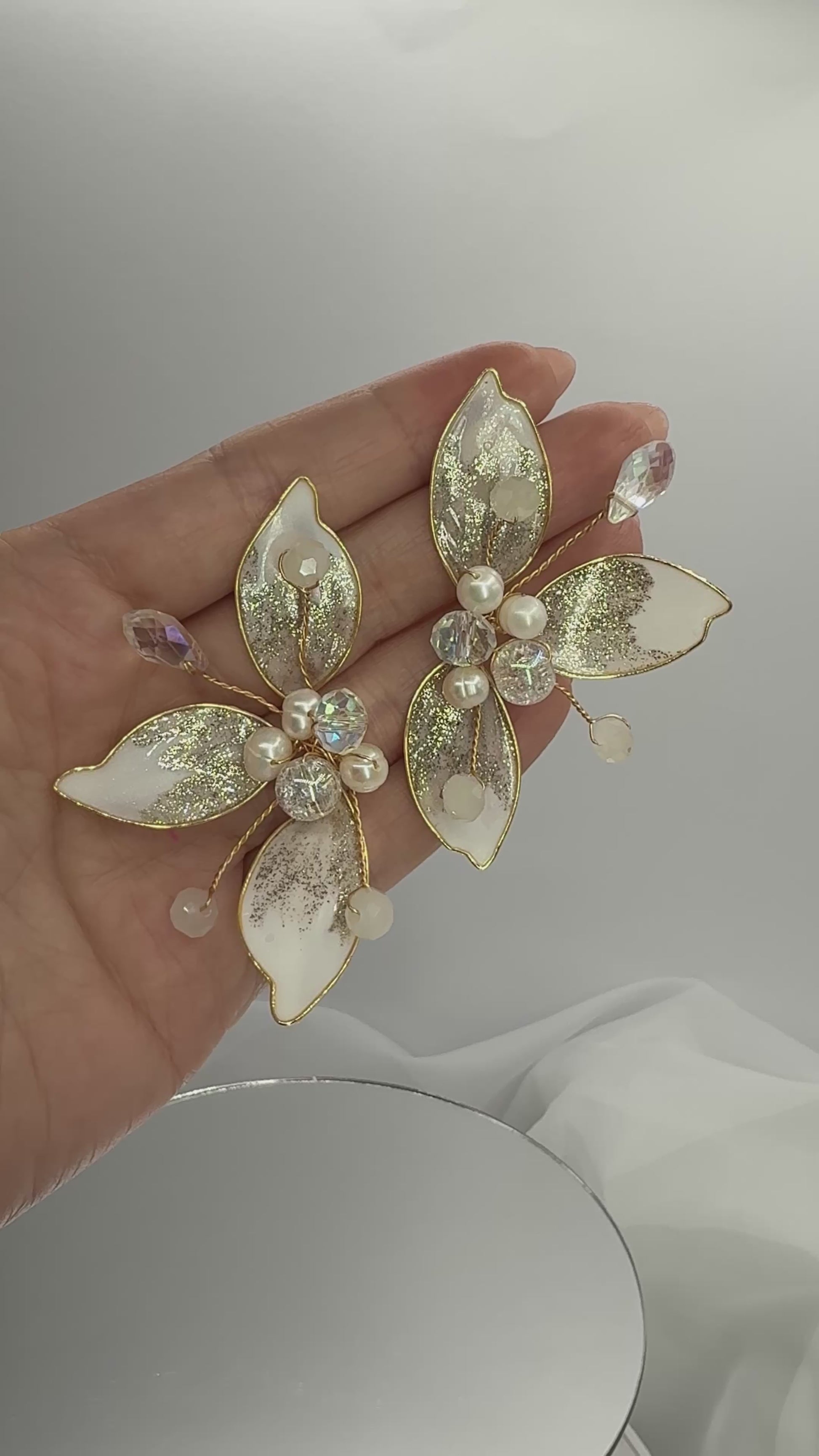 Aros de Autor Flor de Cristal - Blanco Mate y Dorado
