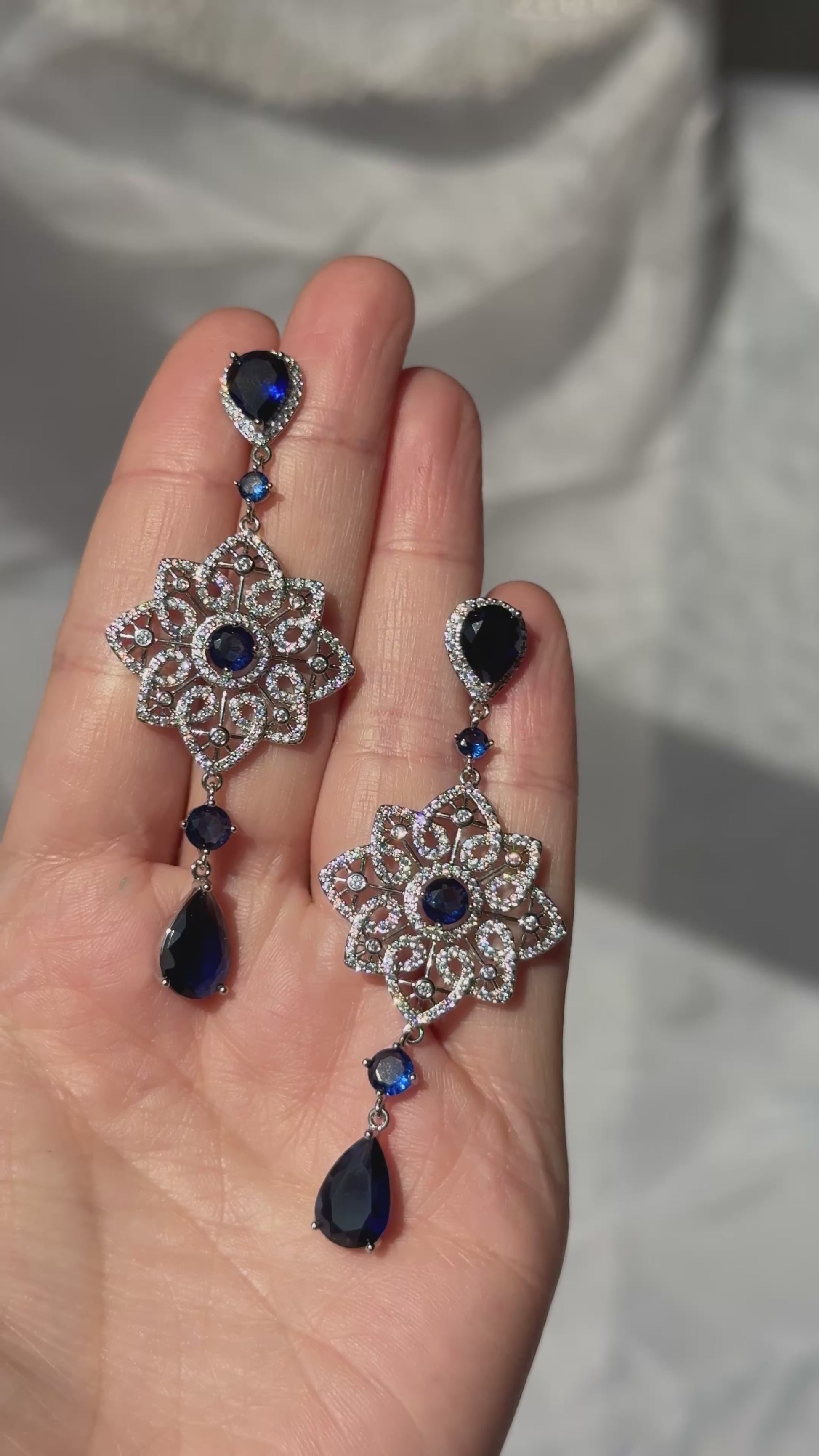 Aros Medallón Zafiro con Circones en Plata 925